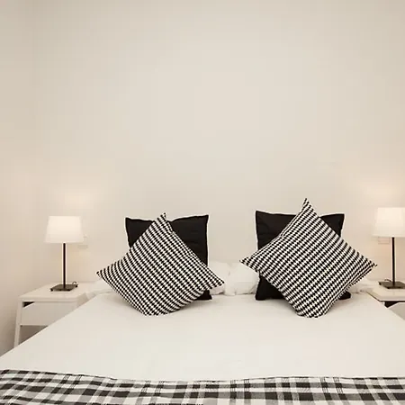 Rent Top Diagonal-aribau 3* Barcelona