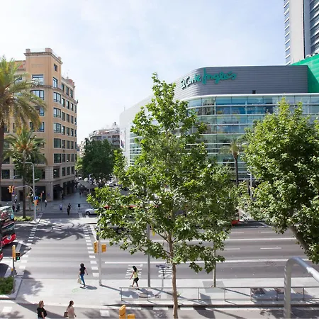Rent Top Diagonal-aribau 3*